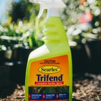 Searles Trifend Complete Garden Spray 1L yellow bottle
