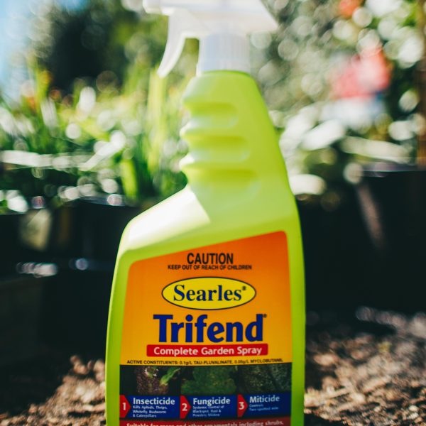 Searles Trifend Complete Garden Spray 1L yellow bottle